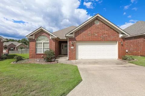 1104 Sunset Gdns, Bryant, AR 72022 photo 1