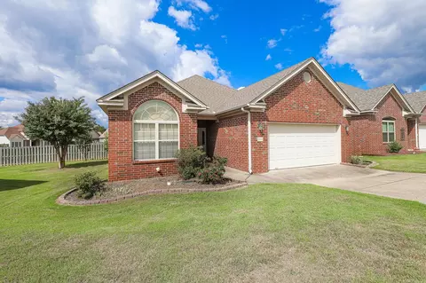 1104 Sunset Gdns, Bryant, AR 72022 photo 2