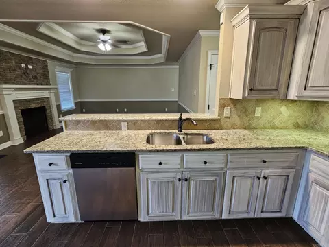 Kitchen - 82 Smarty Jones Cir, Austin, AR 72007 photo 2 of 4