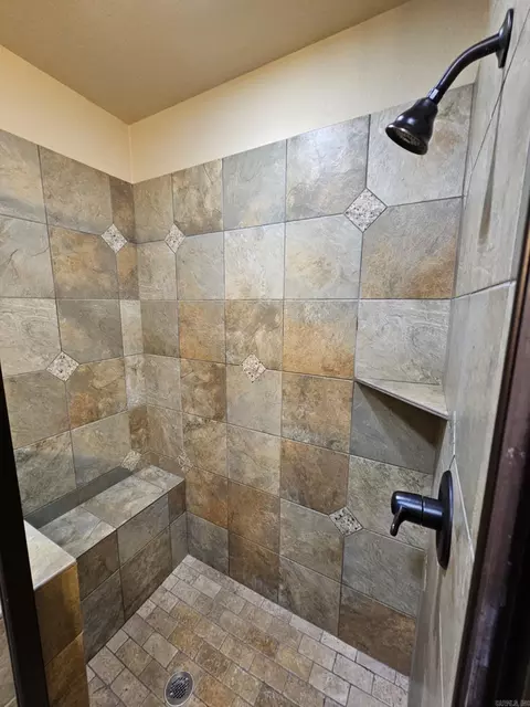 Bath - 82 Smarty Jones Cir, Austin, AR 72007 photo 6 of 7
