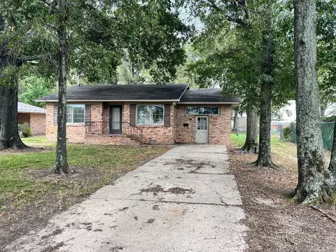 919 Lakeside St, Lake Village, AR 71653