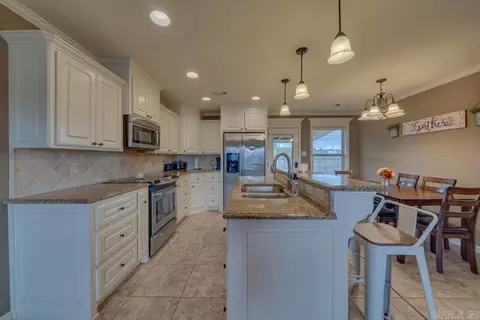 Kitchen - 213 Pineview Dr, Beebe, AR 72012 photo 2 of 5