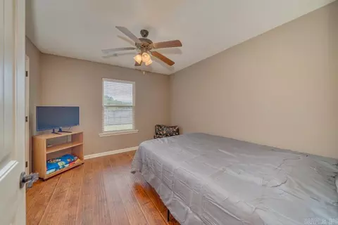 Bedroom - 213 Pineview Dr, Beebe, AR 72012 photo 1 of 6