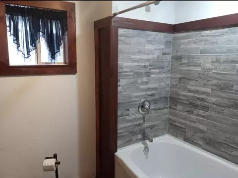 Bath - 216 N 4th, Thayer, MO 65791 photo 3 of 3