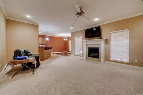 1430 Norbert Cir, Conway, AR 72034 photo 4