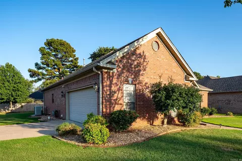 1430 Norbert Cir, Conway, AR 72034 photo 3