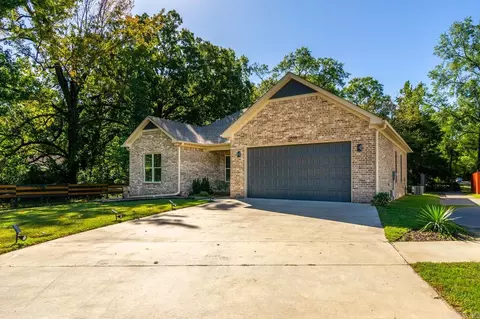 Exterior - 2805 Carmichael, Conway, AR 72034 photo 7 of 9