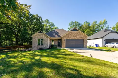Exterior - 2805 Carmichael, Conway, AR 72034 photo 5 of 9