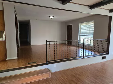 Living - 604 Oregon St, Beebe, AR 72012 photo 5 of 8