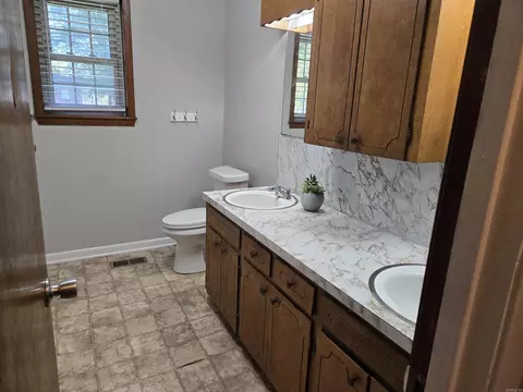 Bath - 604 Oregon St, Beebe, AR 72012 photo 1 of 1