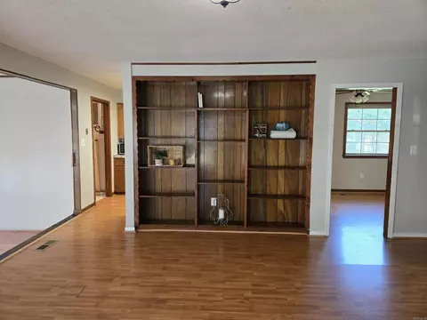 Living - 604 Oregon St, Beebe, AR 72012 photo 6 of 8