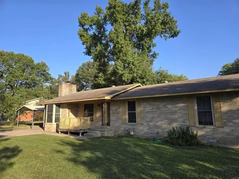 Exterior - 604 Oregon St, Beebe, AR 72012 photo 2 of 6