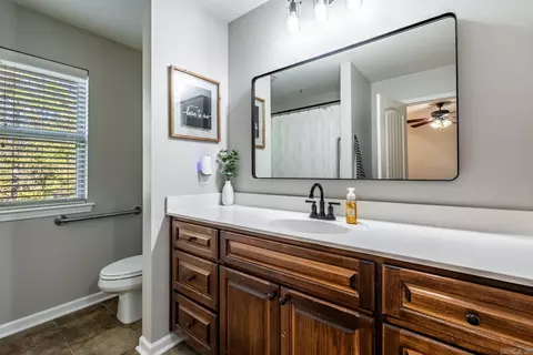 Bath - 602 Joseph Dr, Alexander, AR 72002 photo 1 of 3