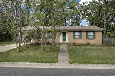 2 Windy Oaks Ct, Little Rock, AR 72205