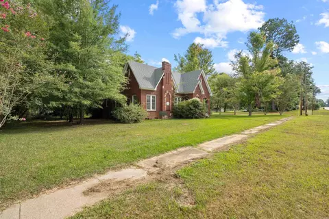 Exterior - 614 E Main St, Gurdon, AR 71743 photo 7 of 14