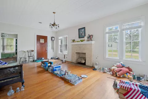 Living - 614 E Main St, Gurdon, AR 71743 photo 5 of 5