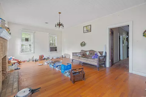 Living - 614 E Main St, Gurdon, AR 71743 photo 4 of 5