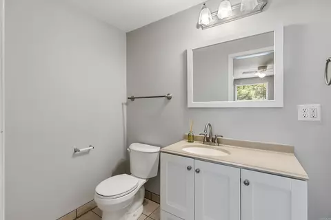 Bath - 9309 Zuber Rd, Alexander, AR 72002 photo 4 of 5