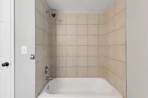 Bath - 9309 Zuber Rd, Alexander, AR 72002 photo 2 of 5