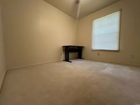Bedroom - 9112 Henderson Rd, Pine Bluff, AR 71603 photo 2 of 3