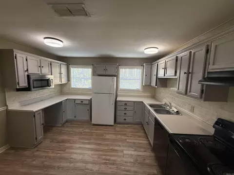 718 Dalewood, Benton, AR 72019 photo 15