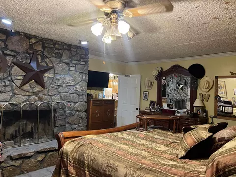 Bedroom - 6207 Brinkley Rd, Pine Bluff, AR 71603 photo 2 of 6
