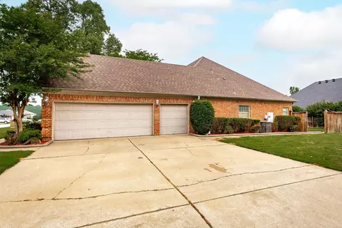 Exterior - 2 Darlington Dr, Cabot, AR 72023 photo 2 of 4