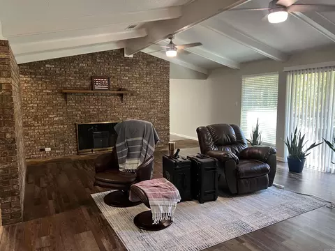 Living - 8220 Spring Lake Rd, Pine Bluff, AR 71603 photo 5 of 6