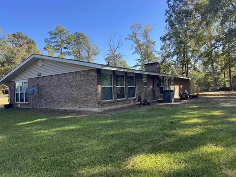 Exterior - 8220 Spring Lake Rd, Pine Bluff, AR 71603 photo 2 of 9