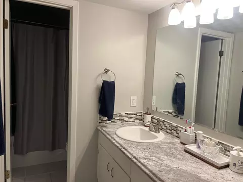 Bath - 8220 Spring Lake Rd, Pine Bluff, AR 71603 photo 2 of 2