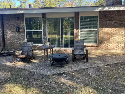 Exterior - 8220 Spring Lake Rd, Pine Bluff, AR 71603 photo 8 of 9