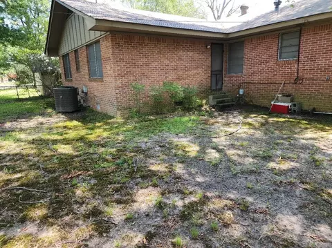 Exterior - 23 Southwood, Pine Bluff, AR 71603 photo 8 of 11