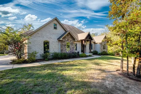 2071 Gunnison Dr, Little Rock, AR 72210