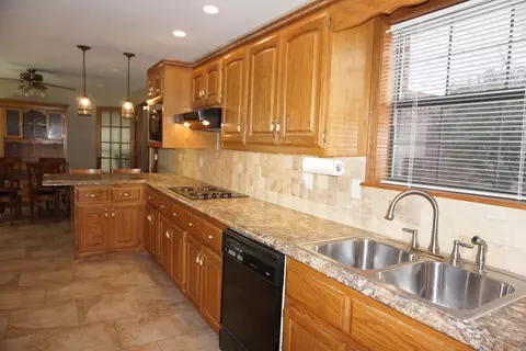 Kitchen - 166 Pinewood Ln, Beebe, AR 72012 photo 3 of 8