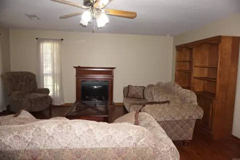 Living - 166 Pinewood Ln, Beebe, AR 72012 photo 4 of 5