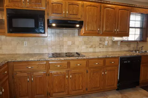 Kitchen - 166 Pinewood Ln, Beebe, AR 72012 photo 6 of 8