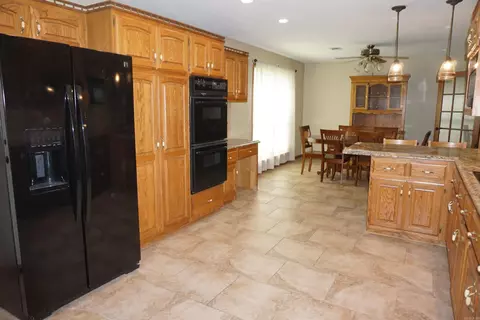 Kitchen - 166 Pinewood Ln, Beebe, AR 72012 photo 4 of 8