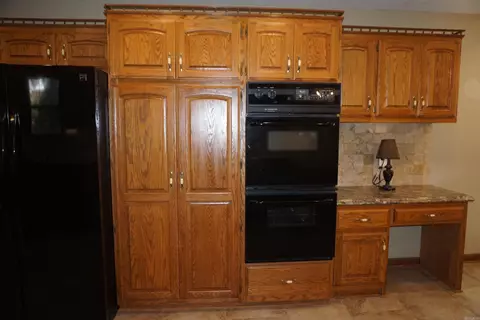 Kitchen - 166 Pinewood Ln, Beebe, AR 72012 photo 7 of 8