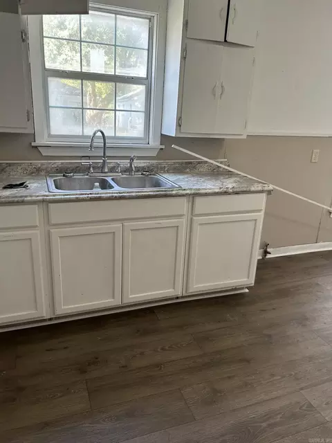 2408 W 26th Ave, Pine Bluff, AR 71601 photo 2