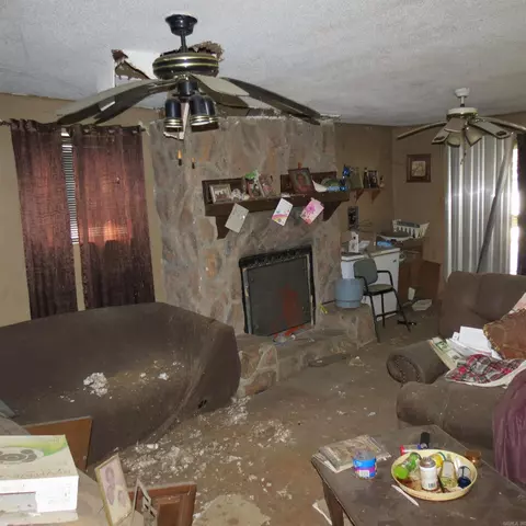 Living - 5801 W 7th, Pine Bluff, AR 71603 photo 1 of 3