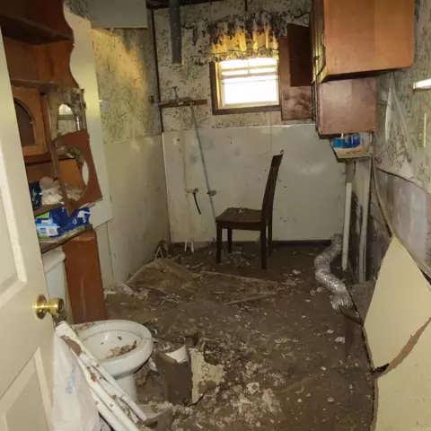 Bath - 5801 W 7th, Pine Bluff, AR 71603 photo 1 of 2