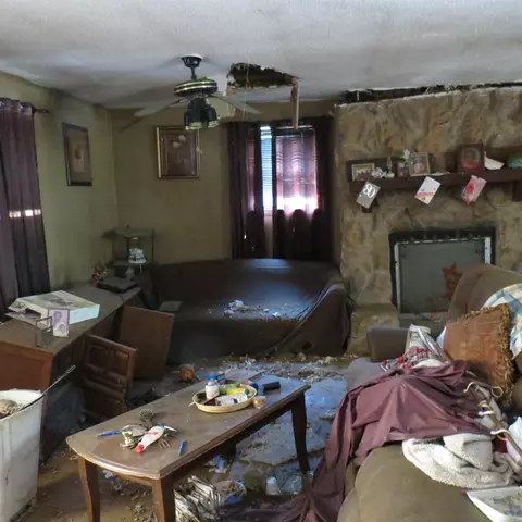 Living - 5801 W 7th, Pine Bluff, AR 71603 photo 3 of 3