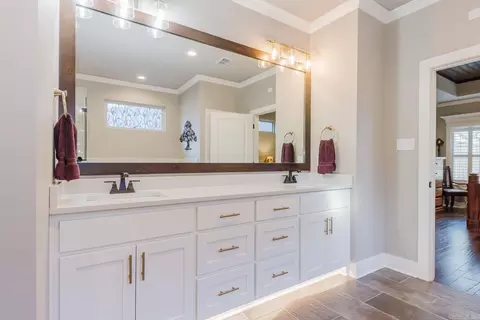 Bath - 2300 Abigail Dr, Bryant, AR 72022 photo 3 of 6