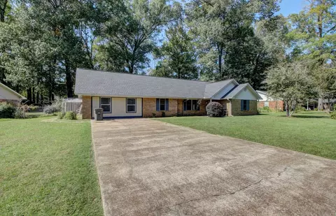 206 Indian Trl, Searcy, AR 72143