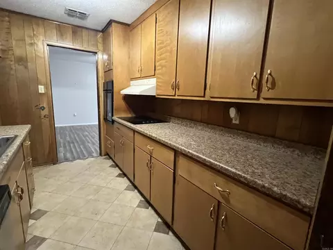 Kitchen - 903 S Washington St, Pine Bluff, AR 71601 photo 3 of 3