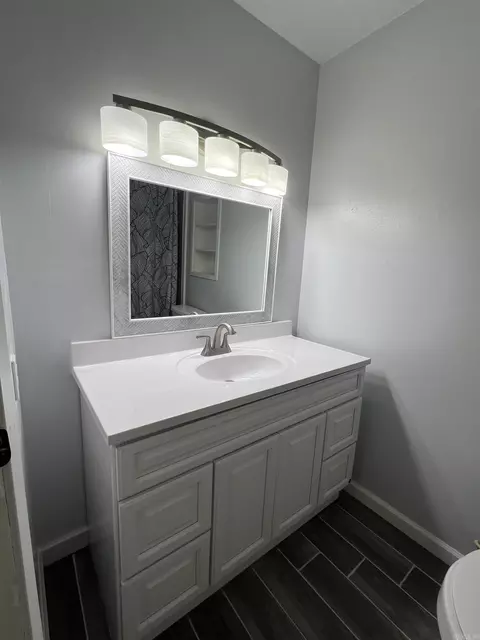 Bath - 903 S Washington St, Pine Bluff, AR 71601 photo 4 of 5