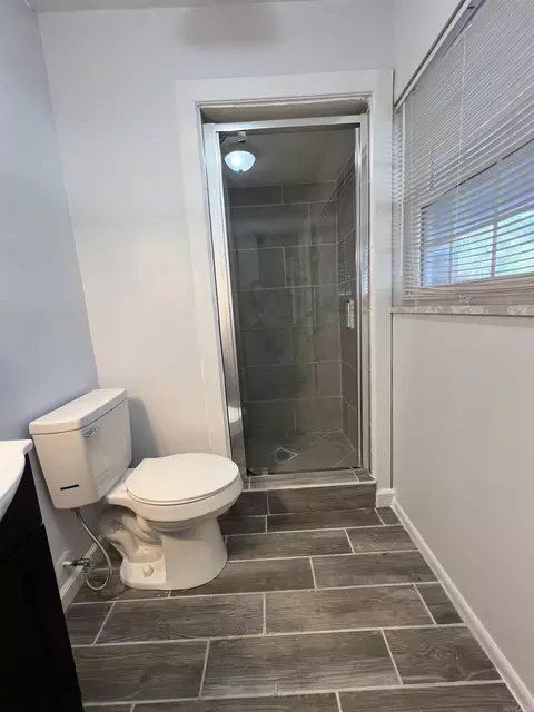 Bath - 903 S Washington St, Pine Bluff, AR 71601 photo 3 of 5