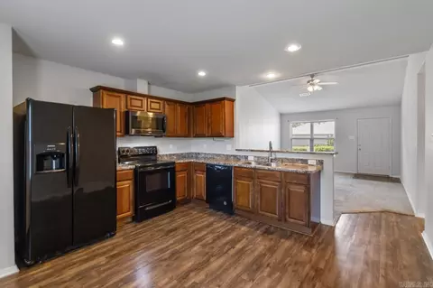 Kitchen - 260 Hemlock Dr, Conway, AR 72032 photo 2 of 3