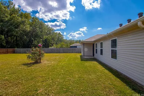 Exterior - 260 Hemlock Dr, Conway, AR 72032 photo 7 of 13