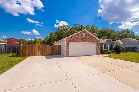 Exterior - 260 Hemlock Dr, Conway, AR 72032 photo 4 of 13